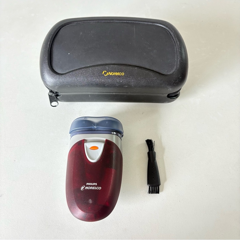 Philips Norelco 40DB AA Battery Powered Electric Cordless Shaver TESTED WORKING